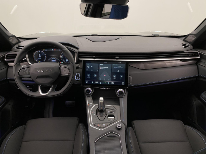 Lynk & Co 01 PHEV DCT AUT 1.maj REZERVACE