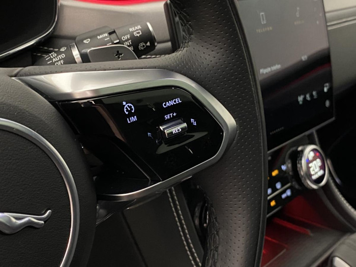 Jaguar F-Pace P400e R-DYNAMIC SE REZERVACE 2.0 Dynamic SE