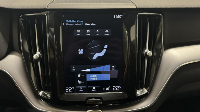 Volvo XC60 B4 AWD MOMENTUM AUT 2.0 Momentum