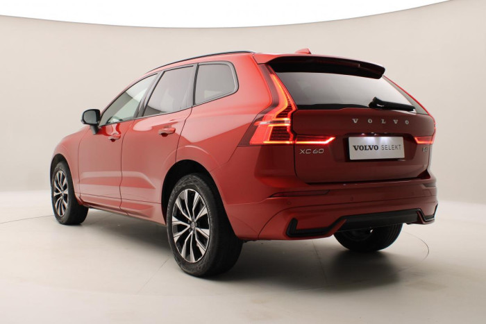 Volvo XC60 B4 AWD PLUS AUT CZ REZERVACE 2.0 Plus