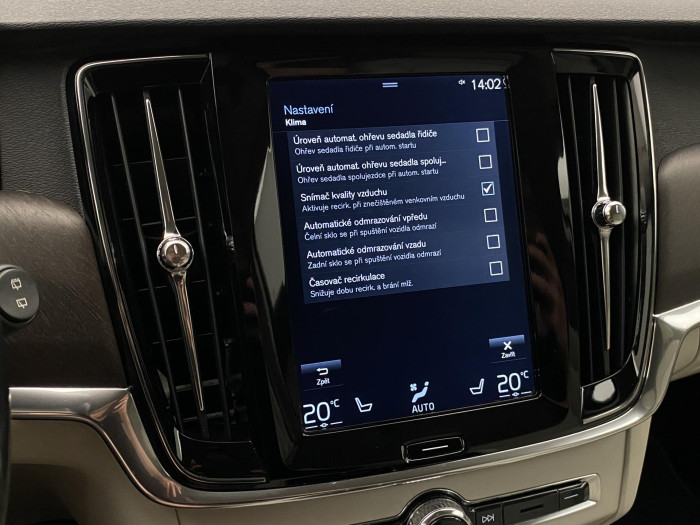 Volvo V90 CC D5 AWD MOMENTUM AUT CZ 2.0 d CC CC Momentum