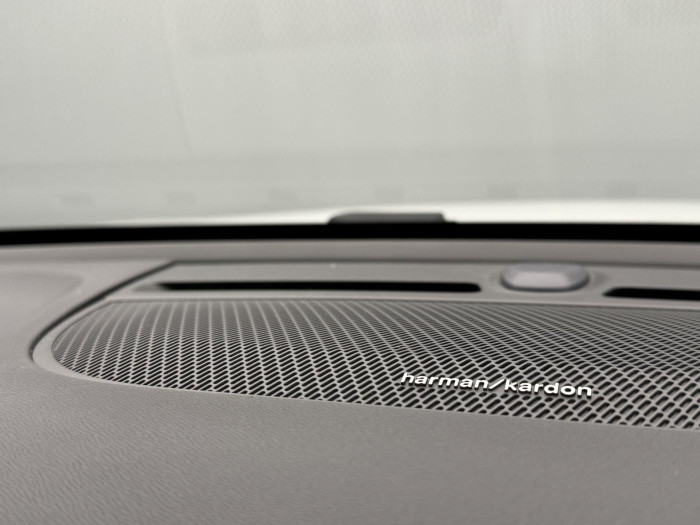 Volvo XC40 B3 PLUS DARK AUT CZ 1.maj