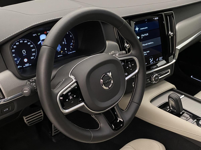 Volvo V90 B6 AWD R-DESIGN AUT 1.maj.