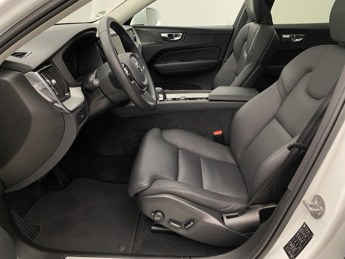 Volvo XC60 B4 AWD INSCRIPTION AUT