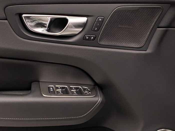 Volvo XC60 B4 AWD INSCRIPTION REZERVACE