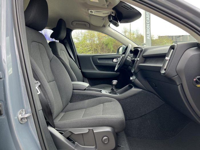 Volvo XC40 T2 ESSENTIAL CZ