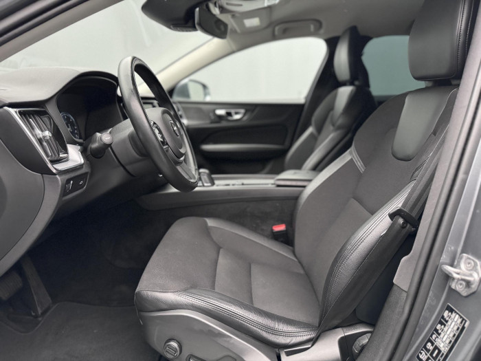 Volvo V60 B4 MOMENTUM PRO AUT 2.0 Momentum