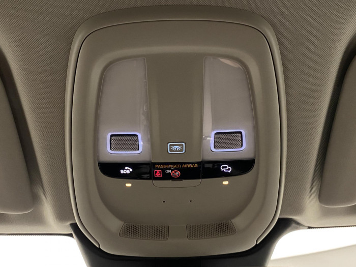 Volvo XC60 B4 AWD PLUS DARK REZERVACE