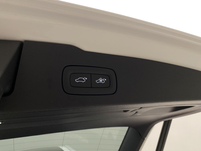 Volvo V60 CC B5 AWD ULTIMATE AUT 1.maj 2.0 CC CC