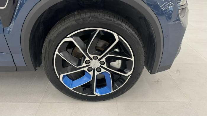 Lynk & Co 01 PHEV DCT AUT 1.maj.