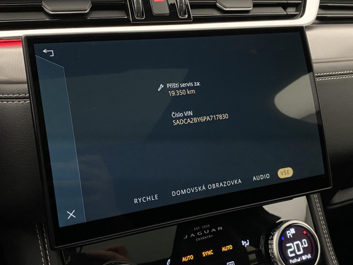 Jaguar F-Pace P400e R-DYNAMIC SE REZERVACE 2.0 Dynamic SE