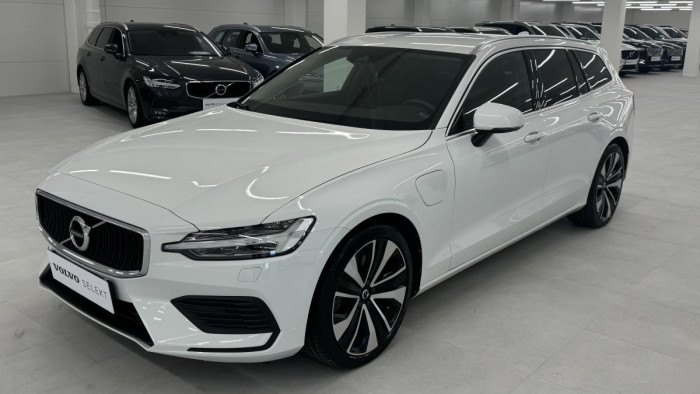 Volvo V60 T6 RECHARGE REZERVACE