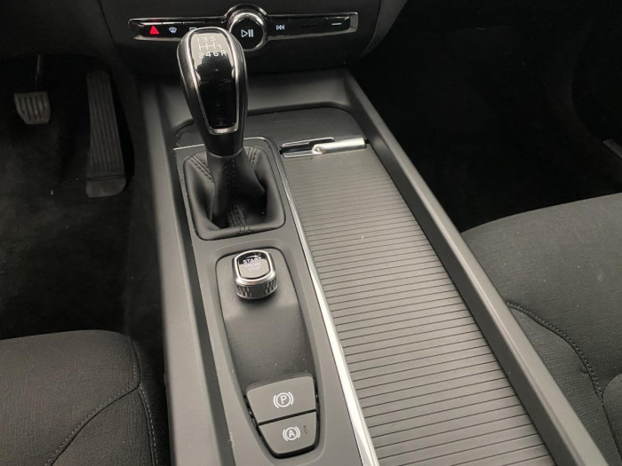 Volvo V60 D4 MOMENTUM 1.maj. REZERVACE 2.0 d Momentum
