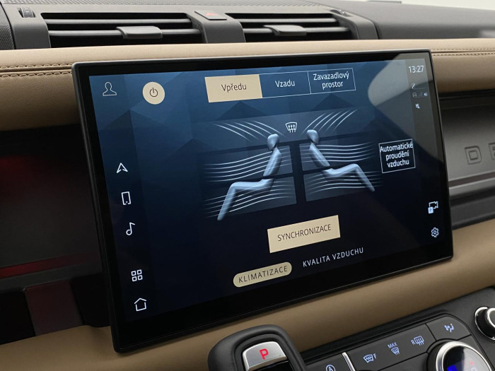 Land Rover Defender 110 D300 X AWD REZERVACE 3.0 d