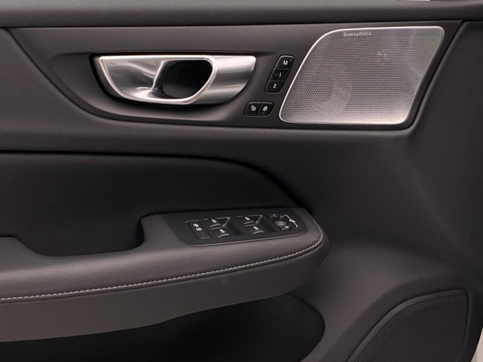 Volvo V60 CC B4 AWD ULTIMATE REZERVACE 2.0 CC CC