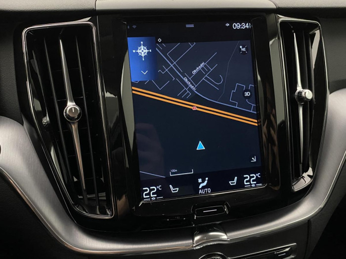 Volvo XC60 D4 MOMENTUM PRO AUT REZERVACE 2.0 d Momentum