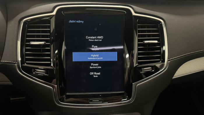 Volvo XC90 T8 AWD R-DESIGN REZERVACE