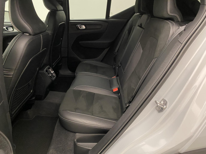 Volvo XC40 B4 AWD R-DESIGN AUT CZ