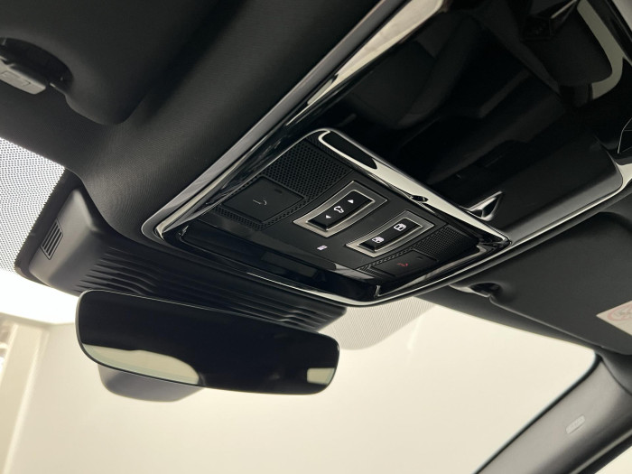 Land Rover Range Rover Velar P250 DYNAMIC SE AWD AUT CZ 2.0 Dynamic SE