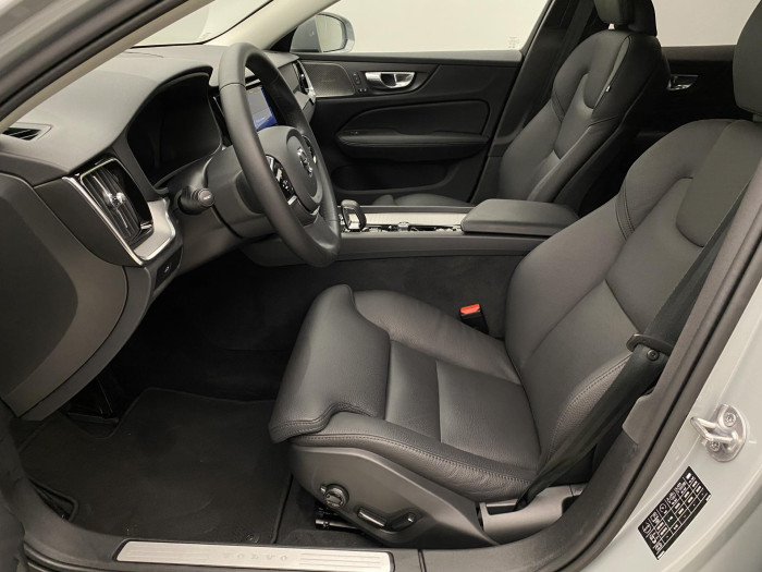 Volvo V60 CC B5 AWD PLUS AUT 1.maj.
