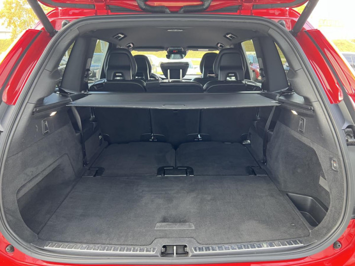 Volvo XC90 D5 AWD R-DESIGN 7MÍSTNÁ Aut 2.0 d