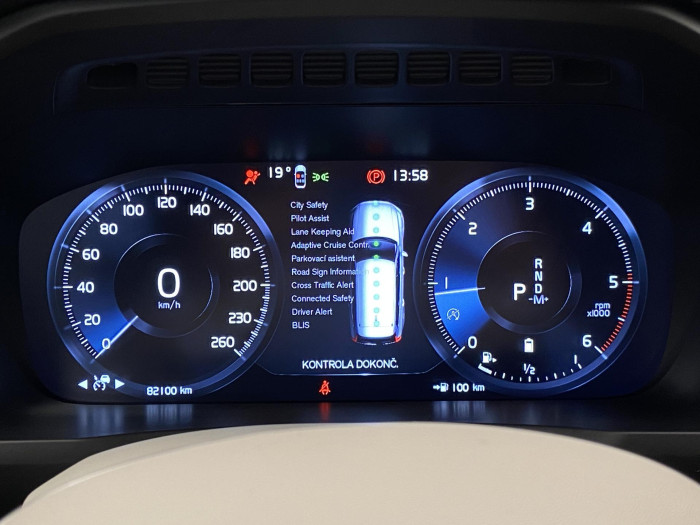 Volvo XC90 B5 AWD MOMENTUM AUT CZ 2.0 Momentum