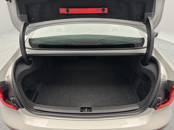 Volvo S60 B4 INSCRIPTION AUT CZ