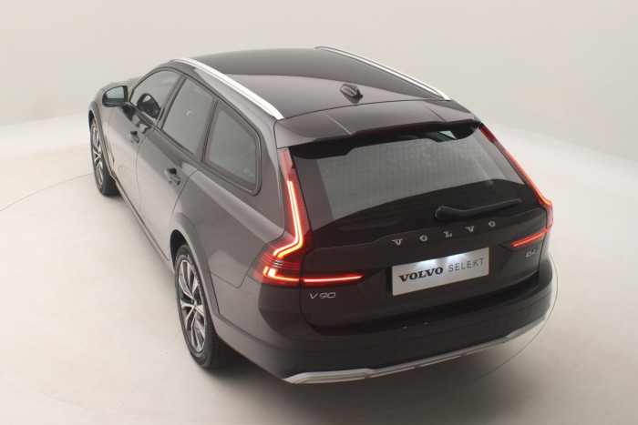 Volvo V90 CC B4 AWD AUT PLUS REZERVACE