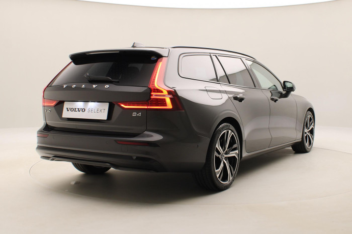 Volvo V60 B4 PLUS DARK AUT 1.maj.