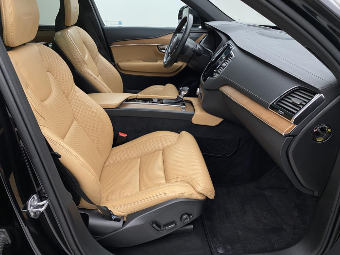 Volvo XC90 T6 AWD INSCRIPTION REZERVACE