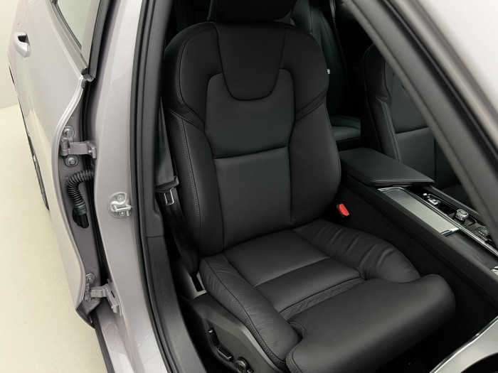 Volvo V60 B4 AUT DARK PLUS