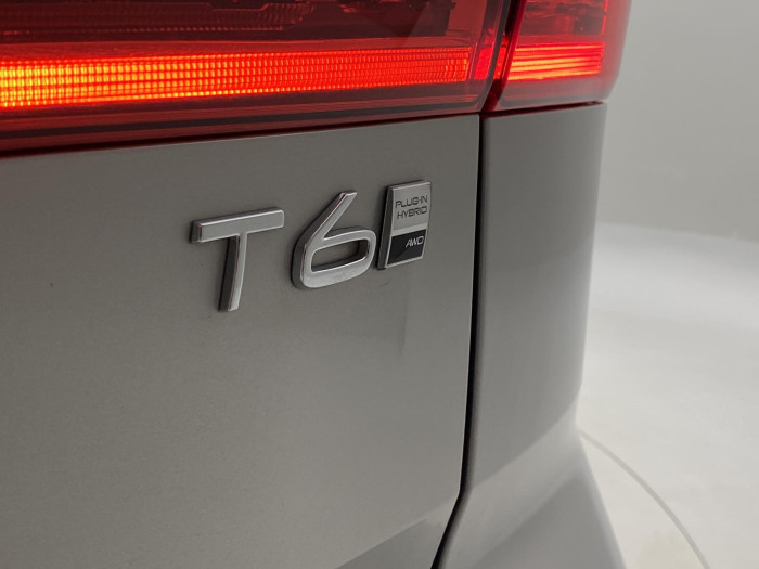 Volvo XC60 T6 AWD PLUG-IN DARK PLUS CZ