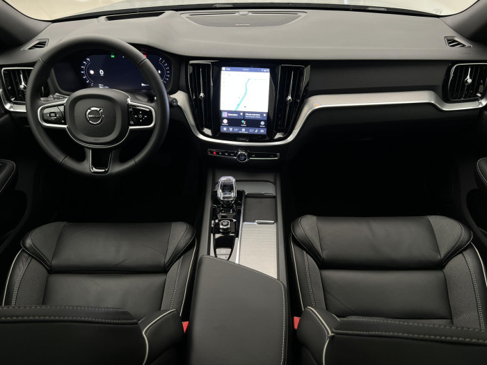 Volvo V60 B4 PLUS DARK AUT 1.maj.