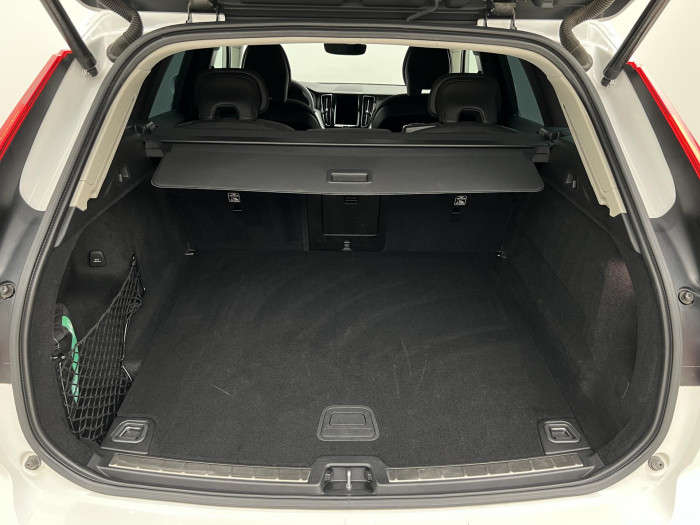 Volvo XC60 B4 AWD MOMENTUM PRO AUT CZ 2.0 Momentum