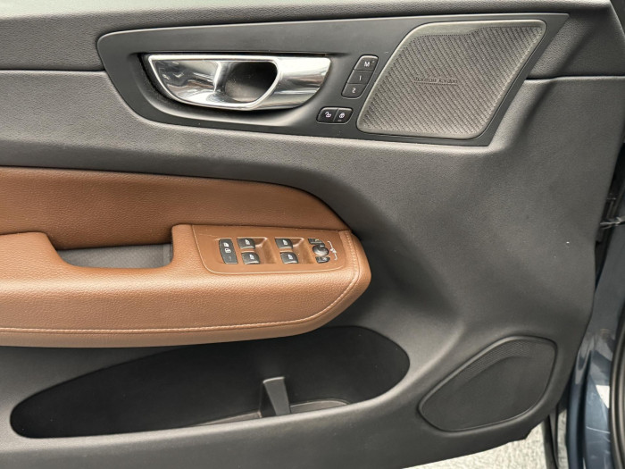 Volvo XC60 D5 AWD INSCRIPTION AUT CZ 2.0 d