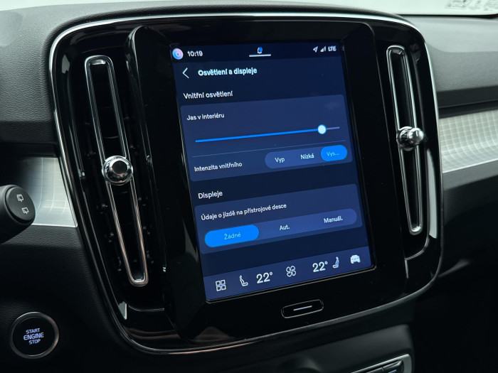 Volvo XC40 B3 CORE AUT CZ