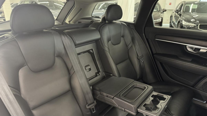 Volvo V90 CROSS COUNTRY T5 REZERVACE