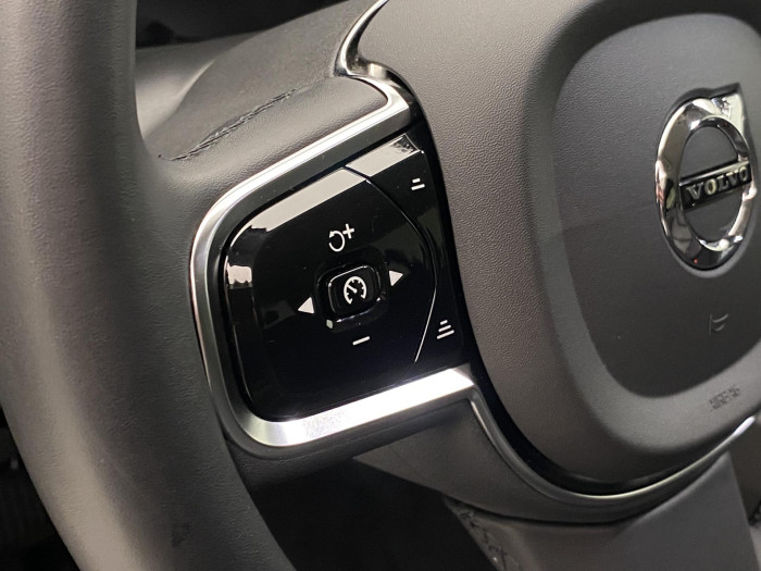 Volvo V60 B4 DARK PLUS AUT CZ