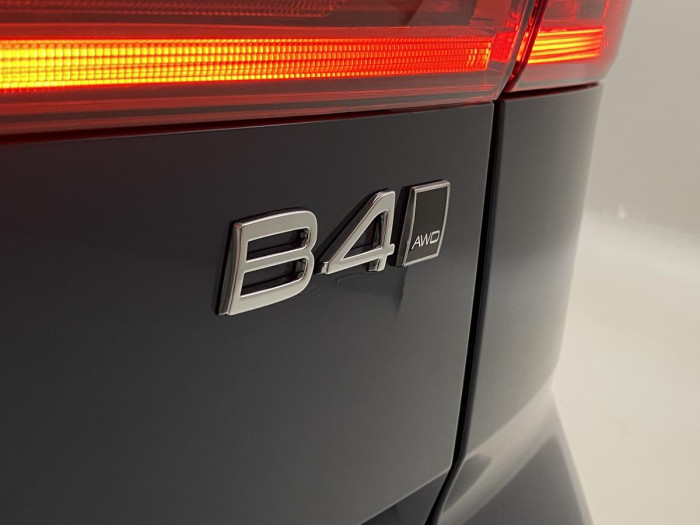 Volvo XC60 B4 AWD AUT DARK ULTIMATE