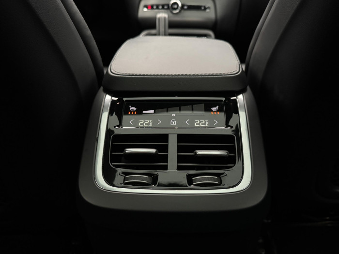 Volvo XC90 B5 AWD R-DESIGN AUT CZ