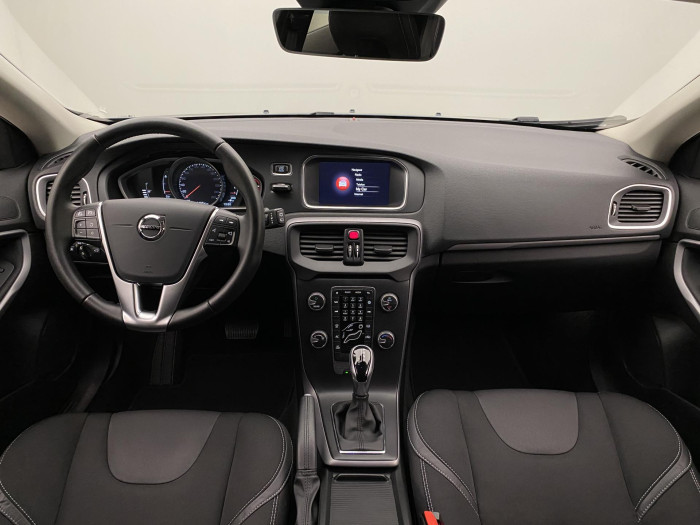 Volvo V40 D2 MOMENTUM AUT NAVIGACE 2.0 d Momentum
