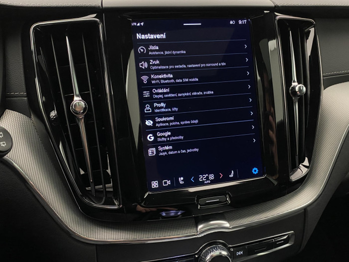 Volvo XC60 T6 AWD PLUG-IN DARK PLUS CZ