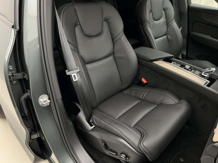 Volvo XC60 T6 AWD RECHARGE DARK ULTRA AUT