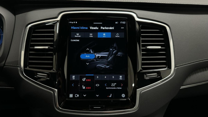 Volvo XC90 T8 AWD RECHARGE REZERVACE