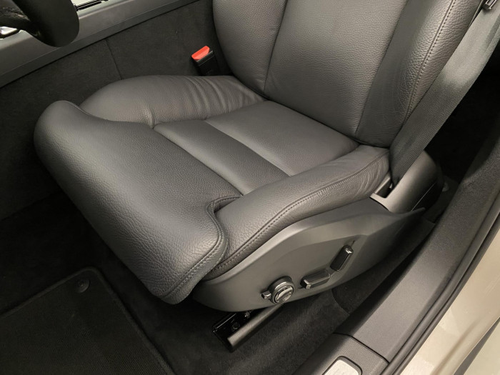 Volvo XC60 B4 AWD PLUS DARK AUT CZ