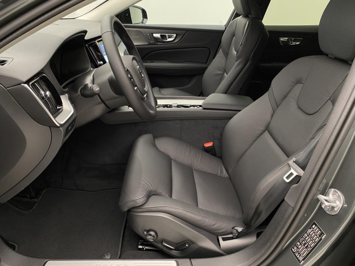 Volvo V60 B4 AUT DARK PLUS