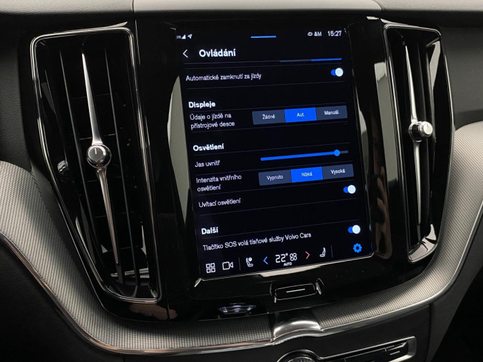 Volvo XC60 B4 AWD R-DESIGN AUT REZERVACE