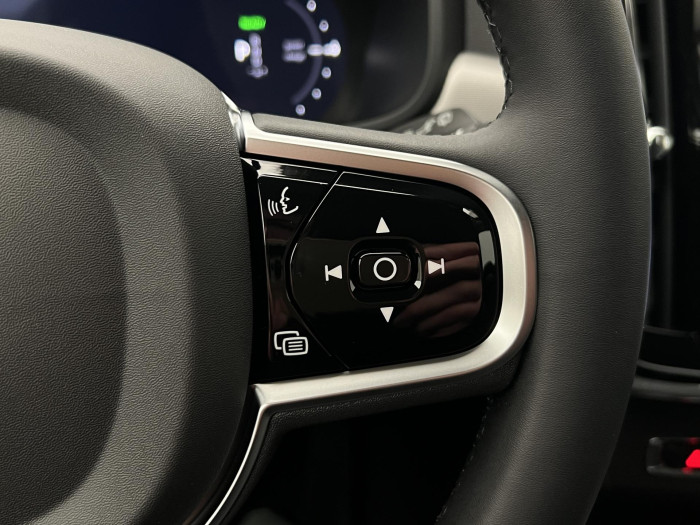 Volvo V90 T6 AWD RECHARGE CORE AUT 1.maj
