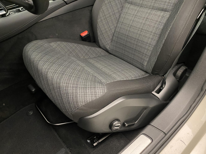 Volvo V60 T6 AWD RECHARGE CORE AUT CZ