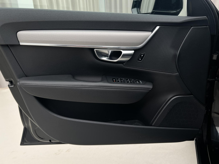 Volvo V90 B4 MOMENTUM AUT 2.0 Momentum